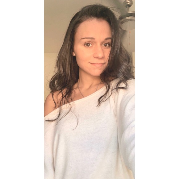 Meet your Posher, Olivia - Picture 1 of 1